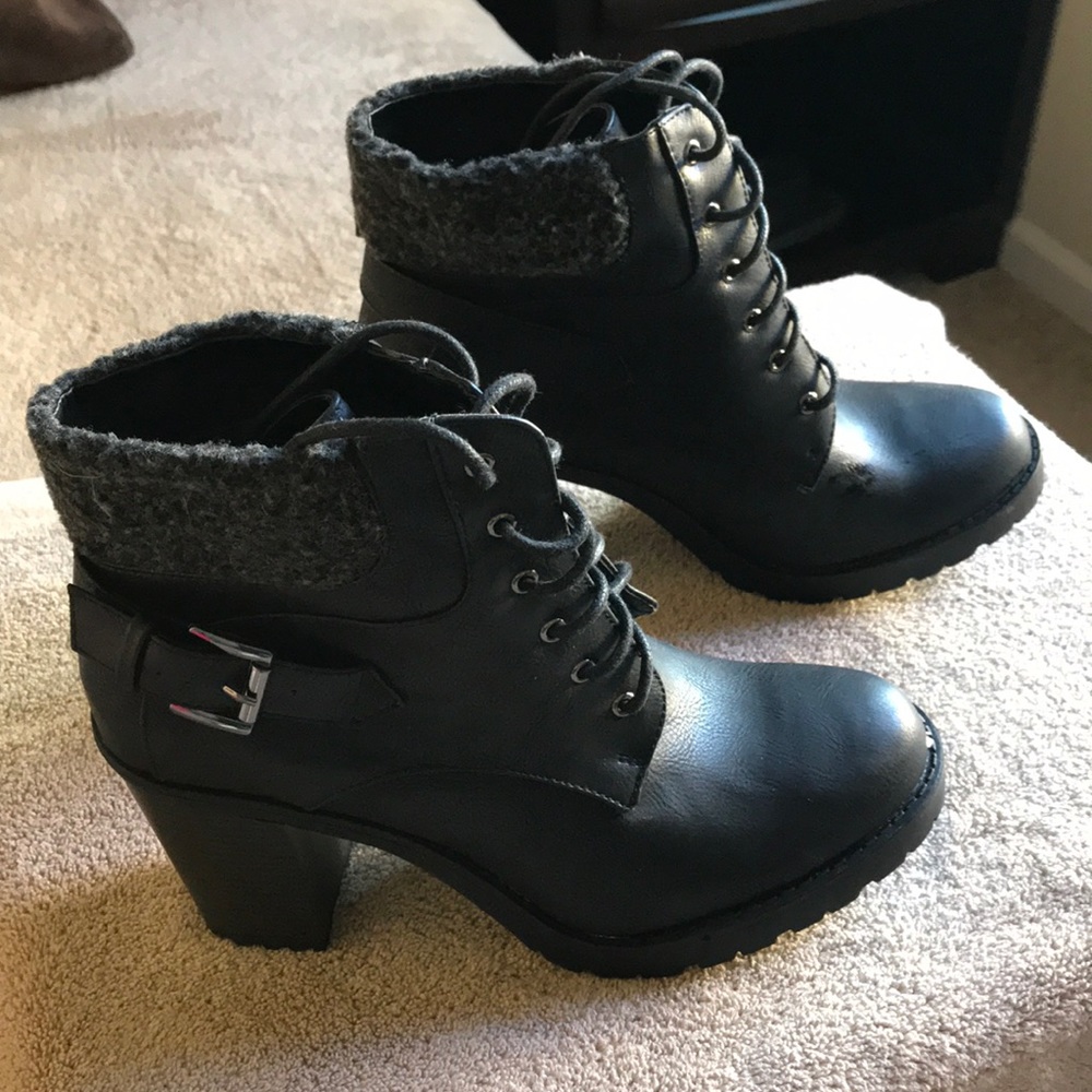 Analee Boot size 10 NEW